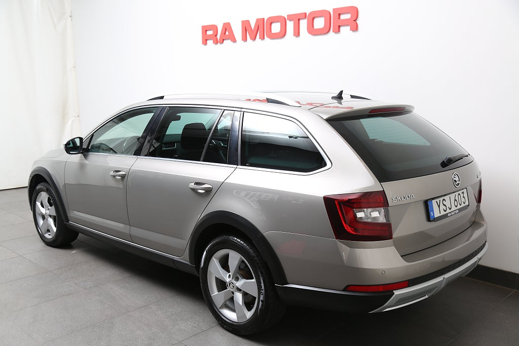 Skoda Octavia Scout 2,0 TDI 4x4 Premium Aut P-värme Dragkrok 2019