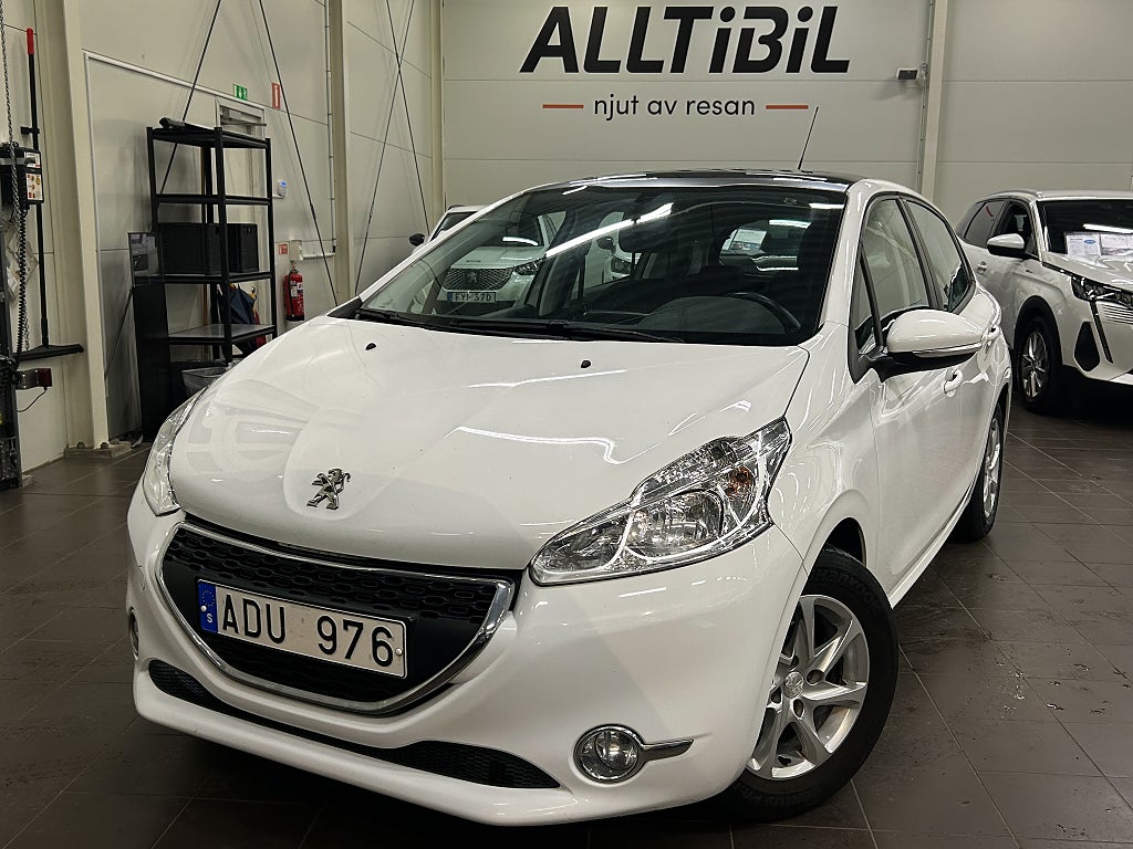 Peugeot 208 5-dörrar 1.2 VTi Panorama GPS Farthållare