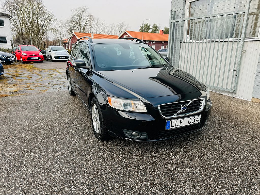 Volvo V50 1.8 125HK MOMENTUM / EN ÄGARE 