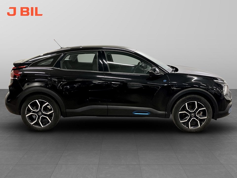 Bild på Citroën e-C4 Feel 50kWh 136hk Aut - CARPLAY, NAVI