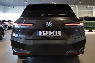 SUV BMW iX 9 av 32