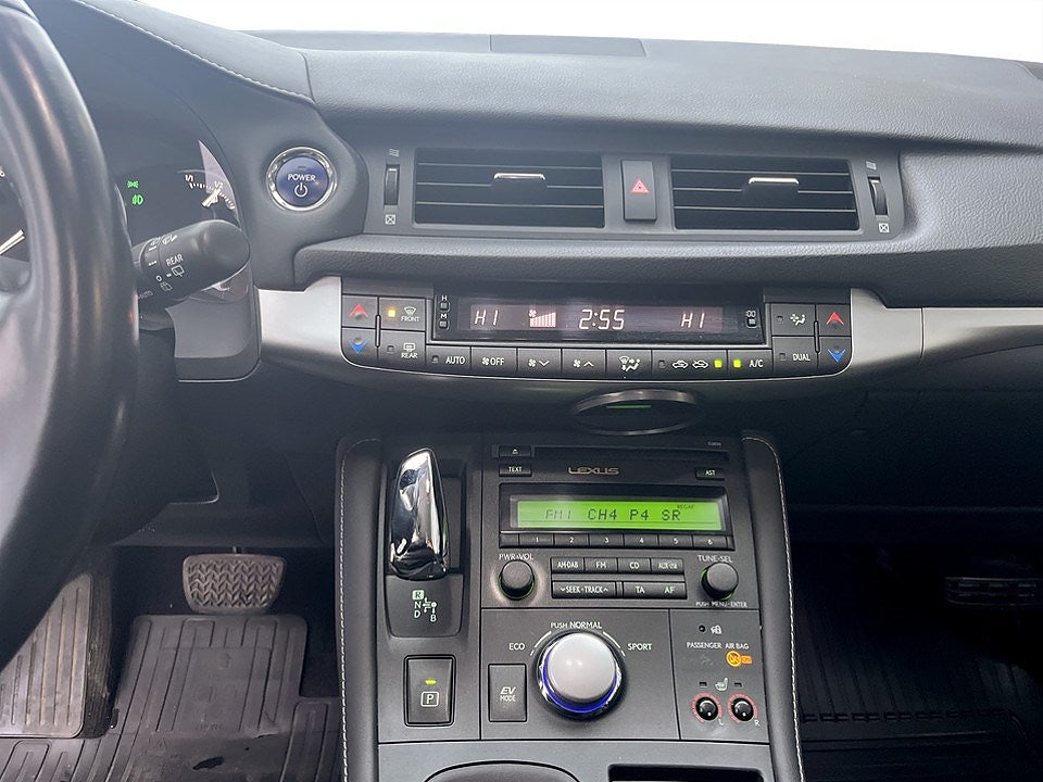 Bild på Lexus CT 200h F Sport 1.8 CVT 136hk Aut - FARTHÅLLARE