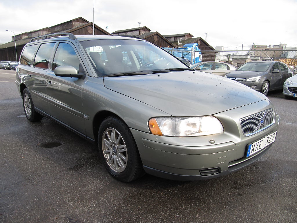 Volvo V70 2.4 Business Euro 4 ACC/Farthållare/SoVDäck/Välservad