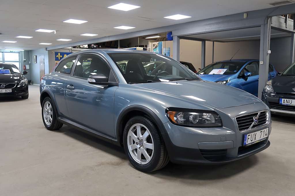 Volvo C30 2.0 D Kinetic Euro 4 / Ny kamrem / Servad