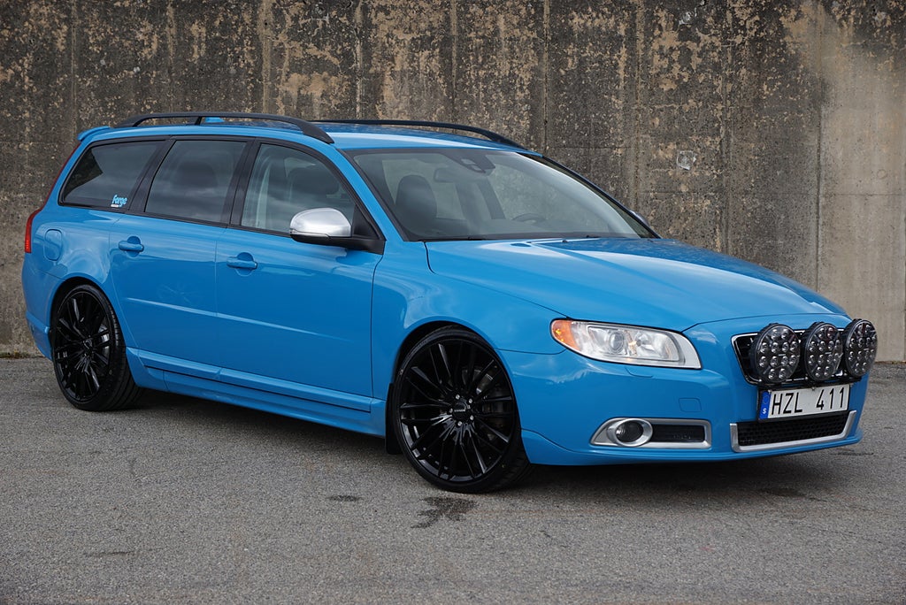 Volvo V70 T4 180hk R-Design|Rebel Blue|Låga Mil|2-Brukare|SE SPEC