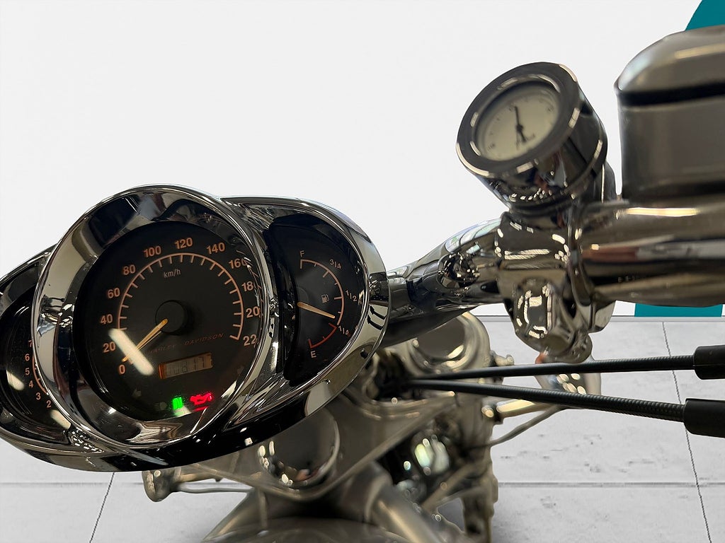 Harley-Davidson vrsca V-Rod 2-tone jubileum, LÅG MIL, NYSKICK