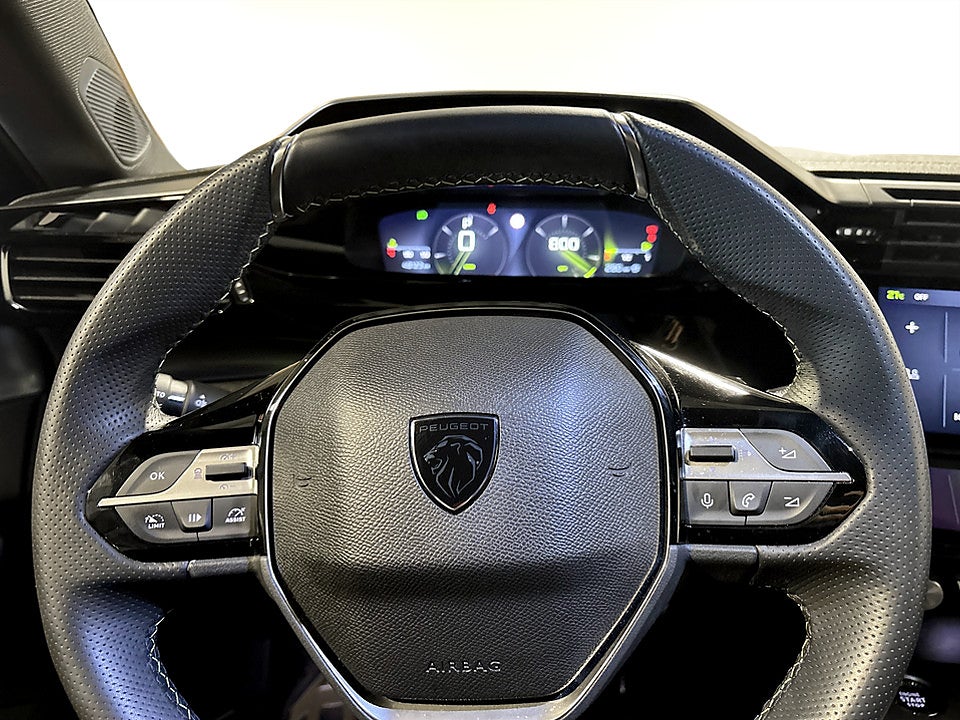 Bild på Peugeot 408 GT 1.2 PT 130hk Aut B-KAMERA CARPLAY ELSTOL