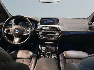 BMW X3 xDrive30e M Sport 1 ägare Cockpit Drag Kamera Pvärm SoV – bild 8