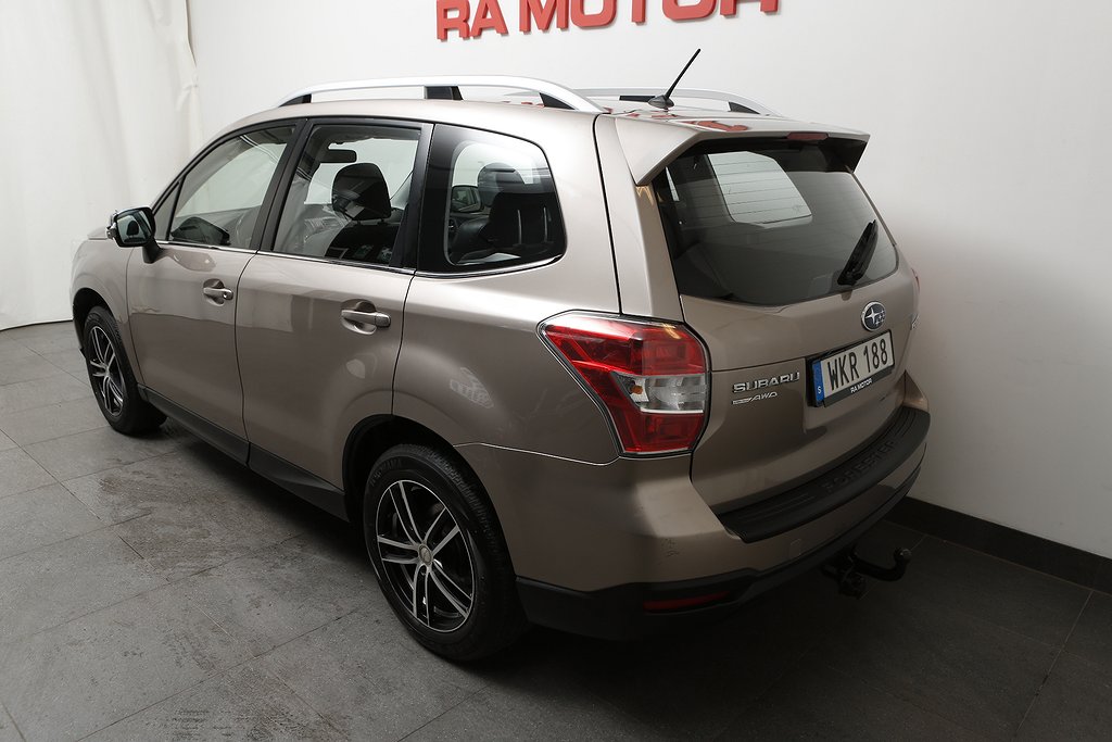 Subaru Forester 2,0i XE AWD Aut Skinn Pano Drag Nybesikt 2014