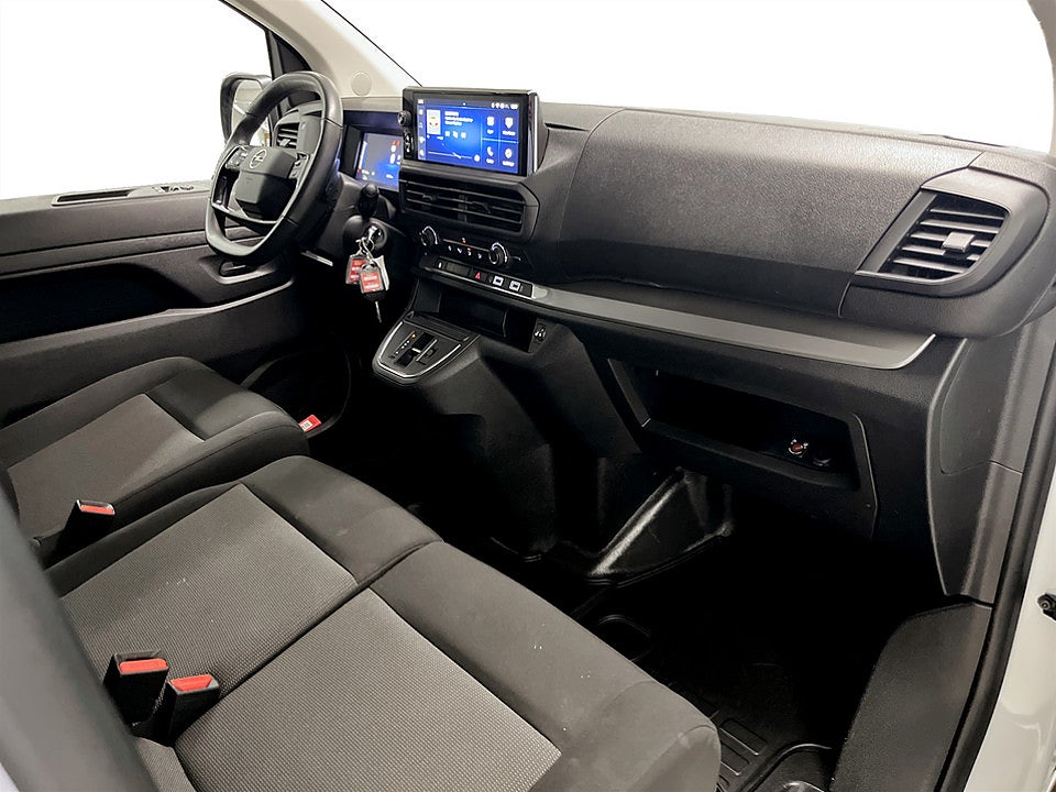 Bild på Opel Vivaro Business 2.0 BHDi 145hk Aut L3 B-KAMERA CARPLAY