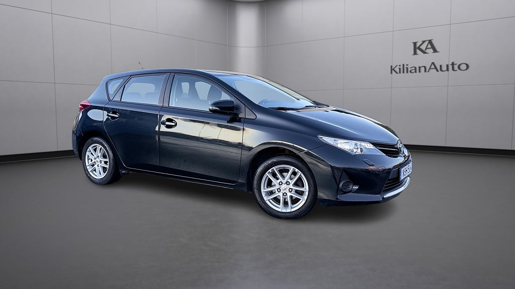 Toyota Auris 2015 – 79 000 km Bensin till salu i Eslöv