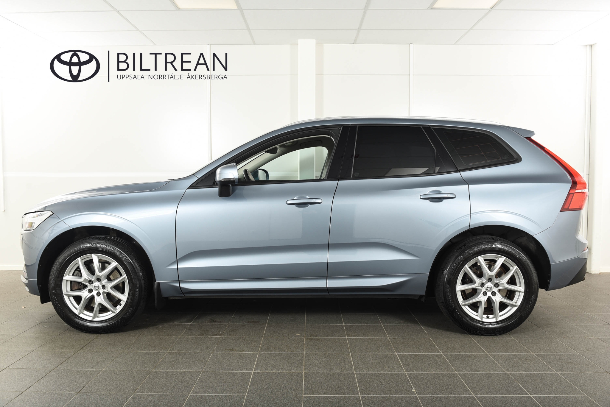 Volvo XC60 D4 AWD Momentum Aut / Voc 2018, bild 2/44