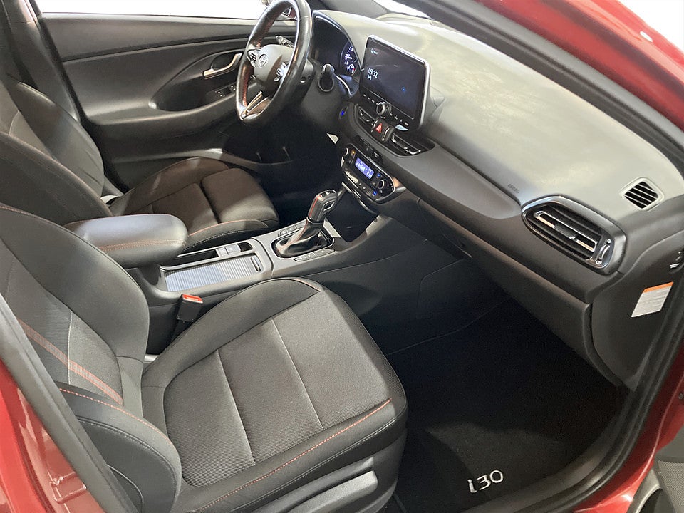 Bild på Hyundai i30 N-Line 1.5 T-GDI 159hk Aut B-KAMERA CARPLAY