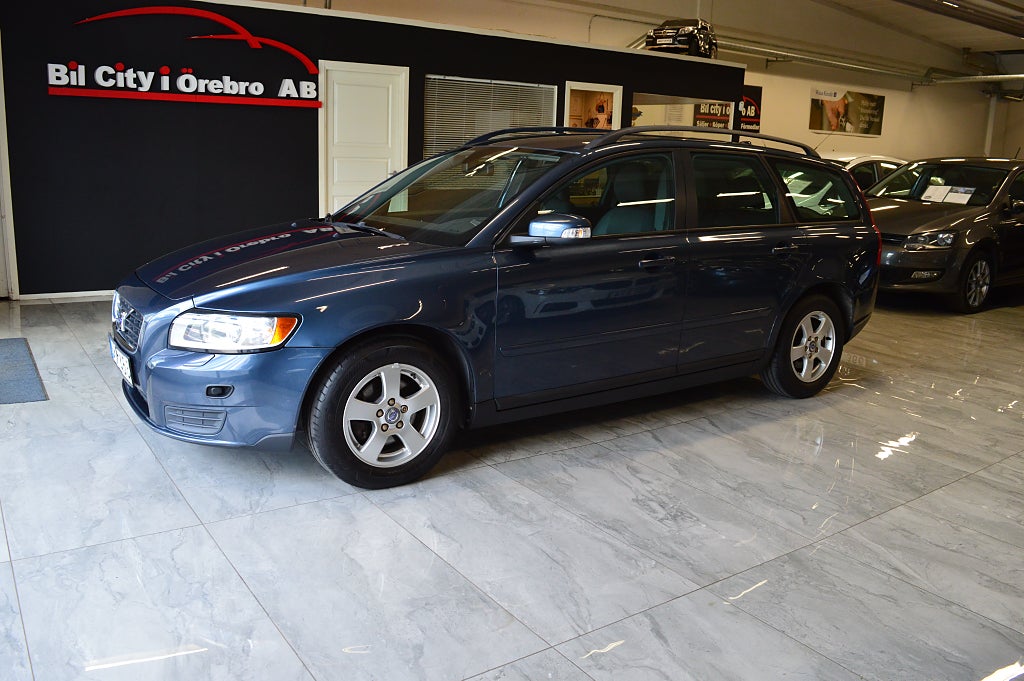 Volvo V50 1.8 8125hk) Flexifuel 2-Ägare / Låga Mil / Drag / Nyservad & Bes