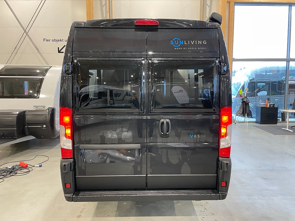 Sun Living V 65 GX / Dieselvärme / Höj & Sänkbarsäng / Automat / B-körkort/ - Sun Living