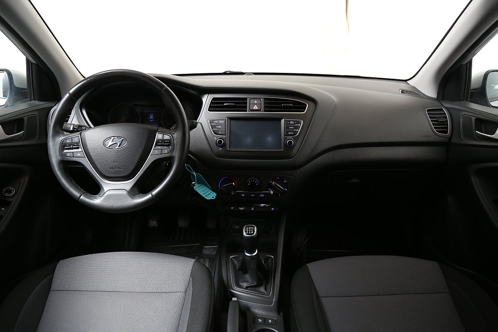 Hyundai i20 1,2 84hk Trend 5D Keyless CarPlay B-Kamera Motorv 2020