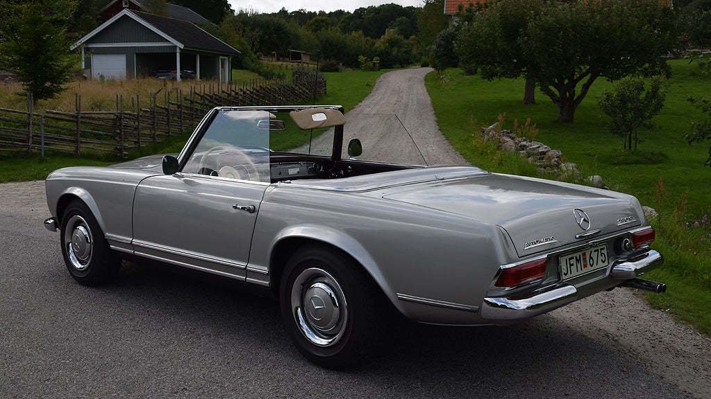 Mercedes-Benz 230 SL