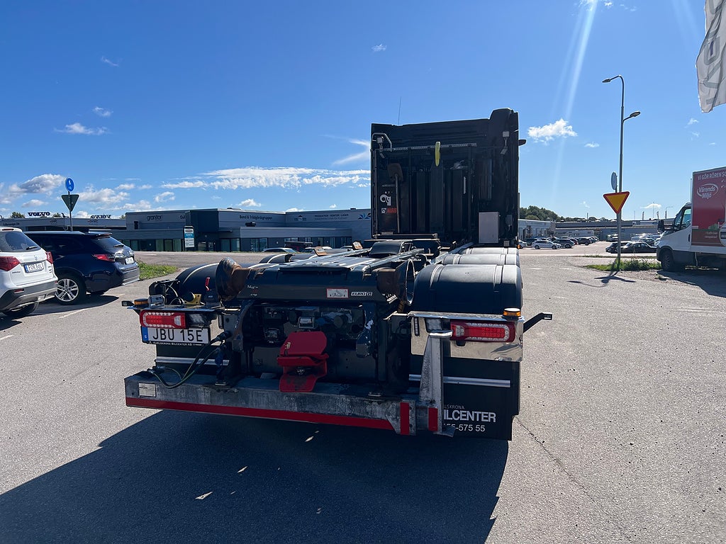 Mercedes-Benz Arocs 3251 Tridem Lastväxlare, Fullt Plogutrustad