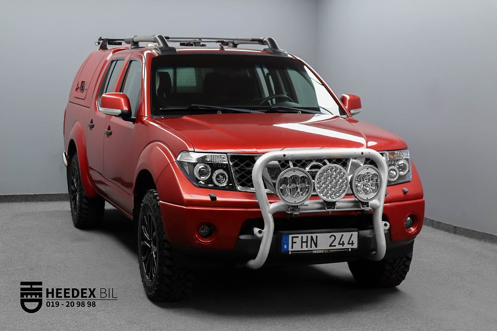 Nissan Navara Dubbelhytt 2.5 dCi 4x4 171hk Yokohama Kåpa Frontbåge