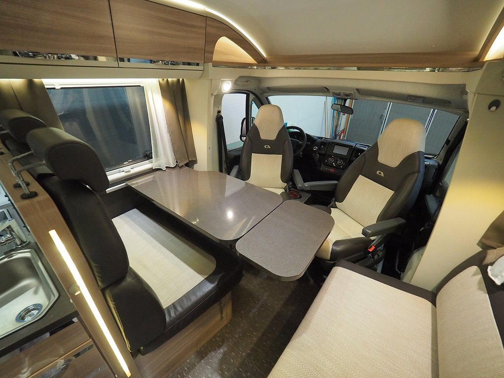 Adria Coral 650 SF Axess Markis 3.500kg 2015