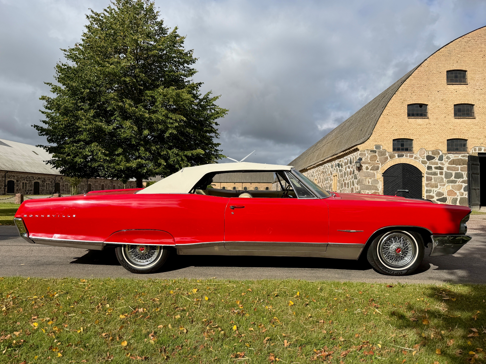 Pontiac Bonneville Convertible 1965, kuva 4/45