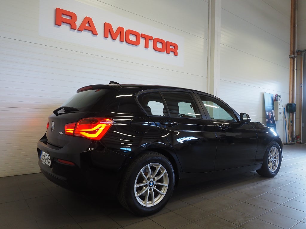 BMW 118I Steptronic 136hk Automat Advantage P-Sensorer 2016