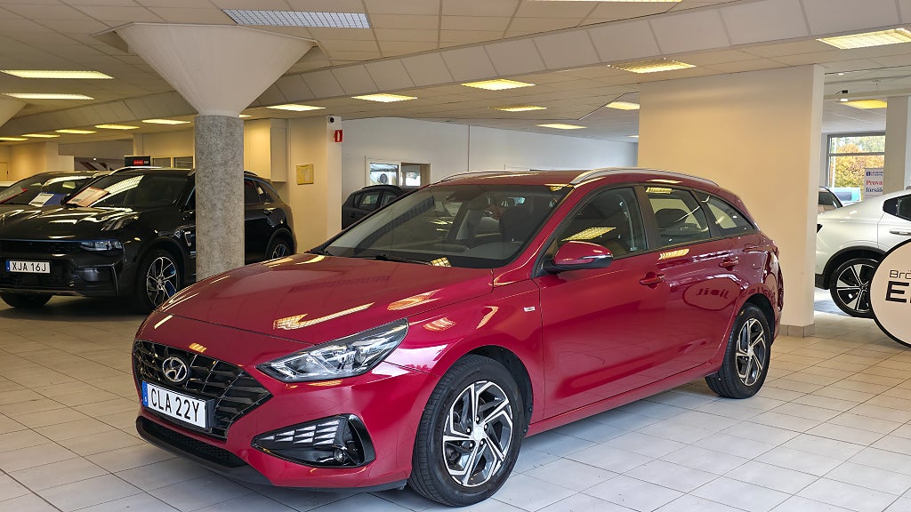 Hyundai i30 Kombi 1.0 T-GDI DCT Essential Kamera Ny Servad 