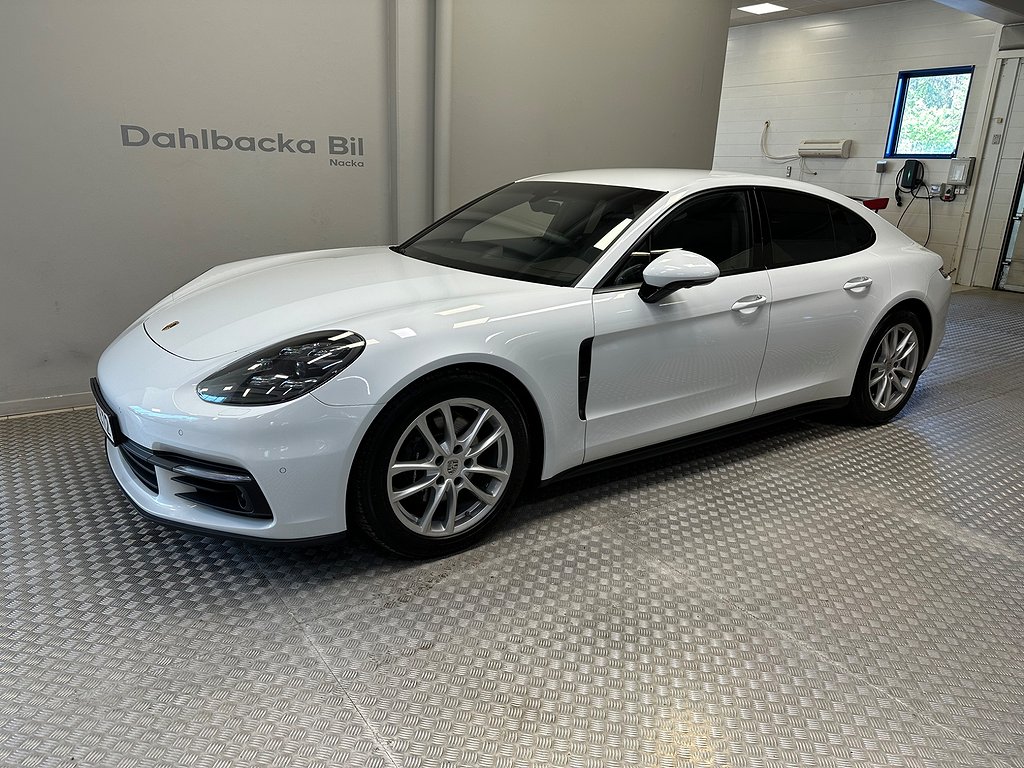 Porsche Panamera 4 PDK 