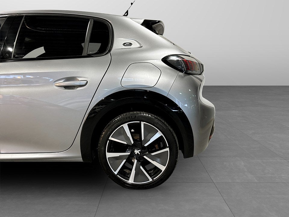 Bild på Peugeot E-208 GT 50kWh 136hk Aut - B-KAMERA, CAPLAY