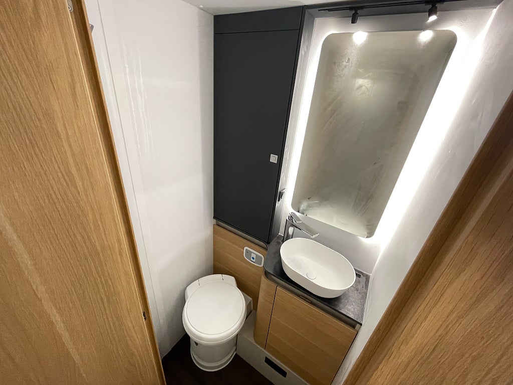 Adria Coral Axess 670 SL /Automat140hk/Elpatron/B-körkort - Adria