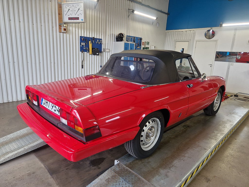 Alfa Romeo Spider 1985 - miniatyr 27