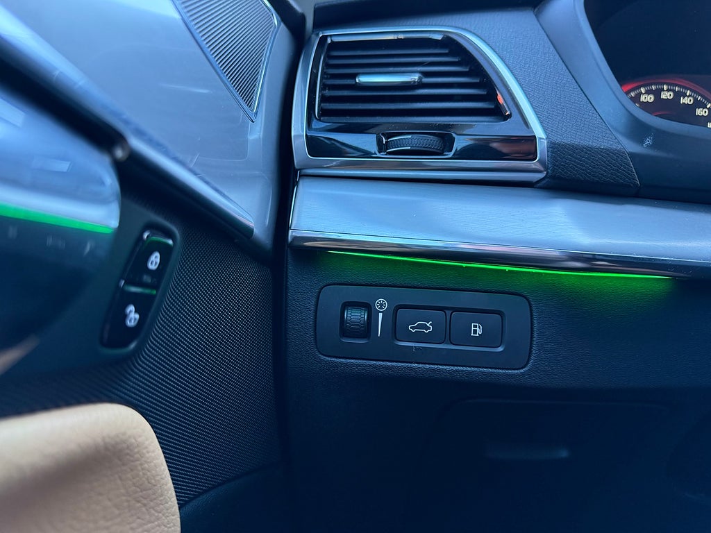 Volvo XC90 T8 TwEn Plugin AWD 407hp Momentum Pano 7sits 2016, bild 39