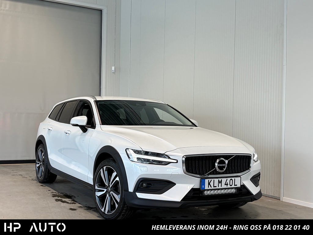 Volvo V60 Cross Country D4 AWD Momentum Dragkrok Skinn B-Kamera Elstol Värmare