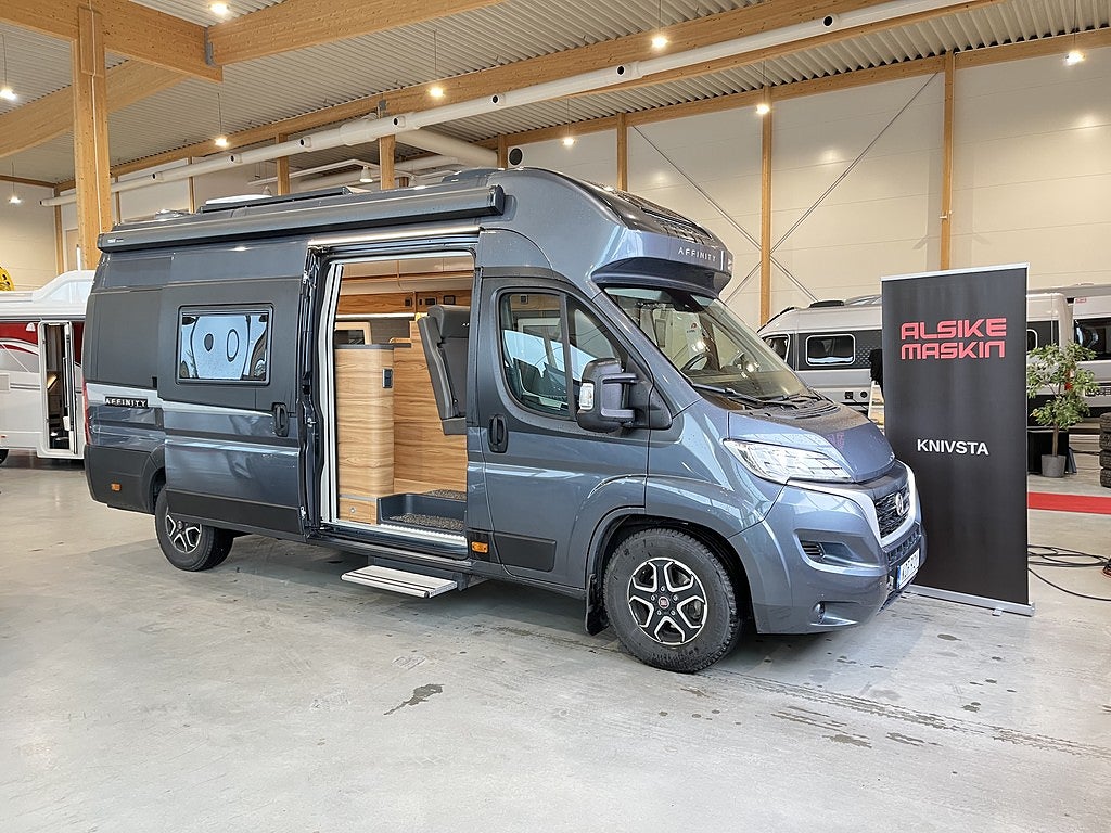 Affinity One 295 / Automat 180hk / AC-Bodel / Solcell / Våningssäng/