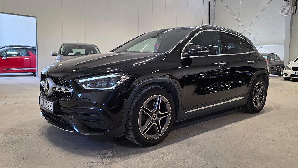 Mercedes-Benz GLA 200 7G-DCT AMG Line Euro 6 *Widescreen
