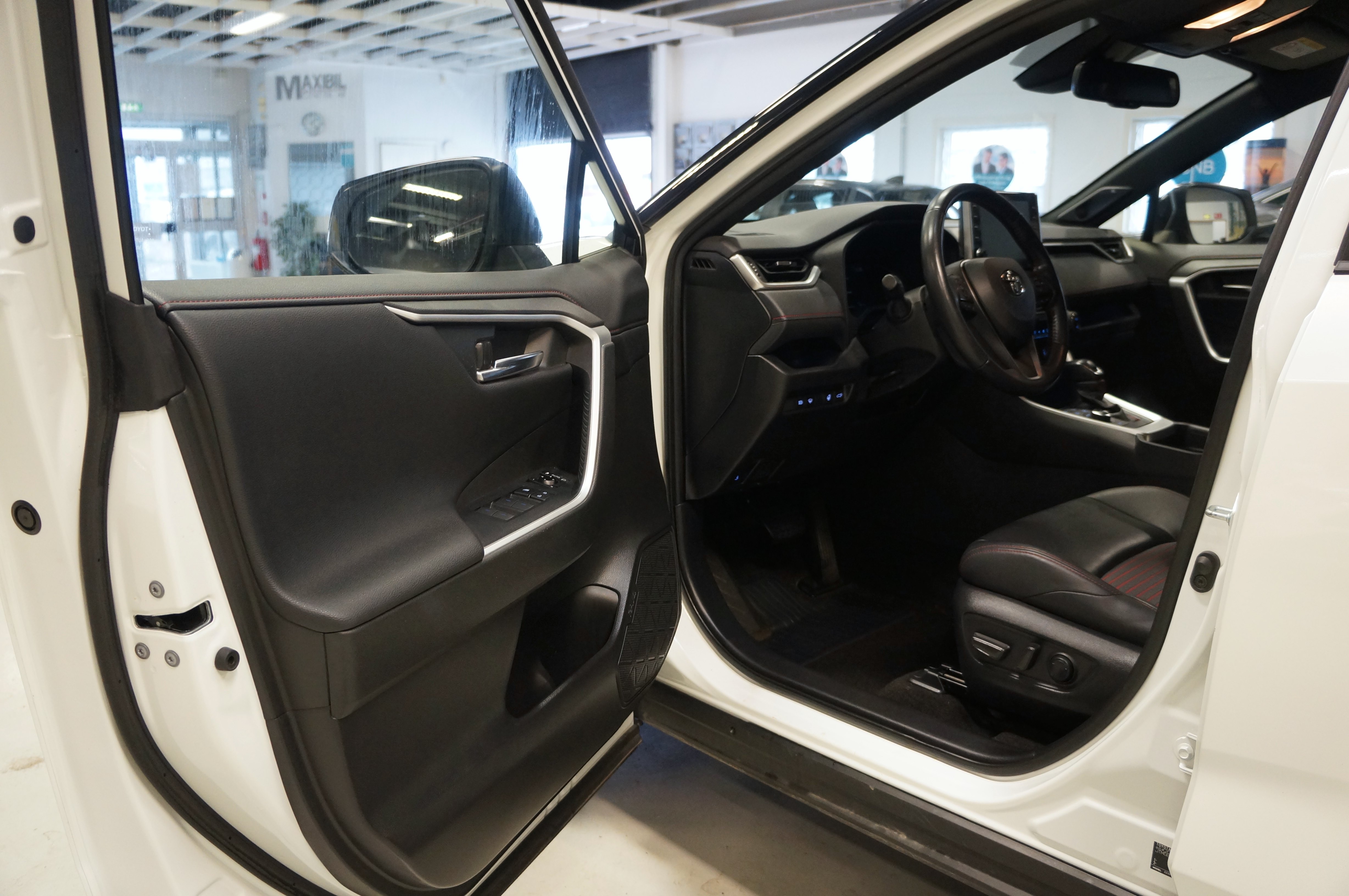 Toyota RAV4 2020, bild 5/48
