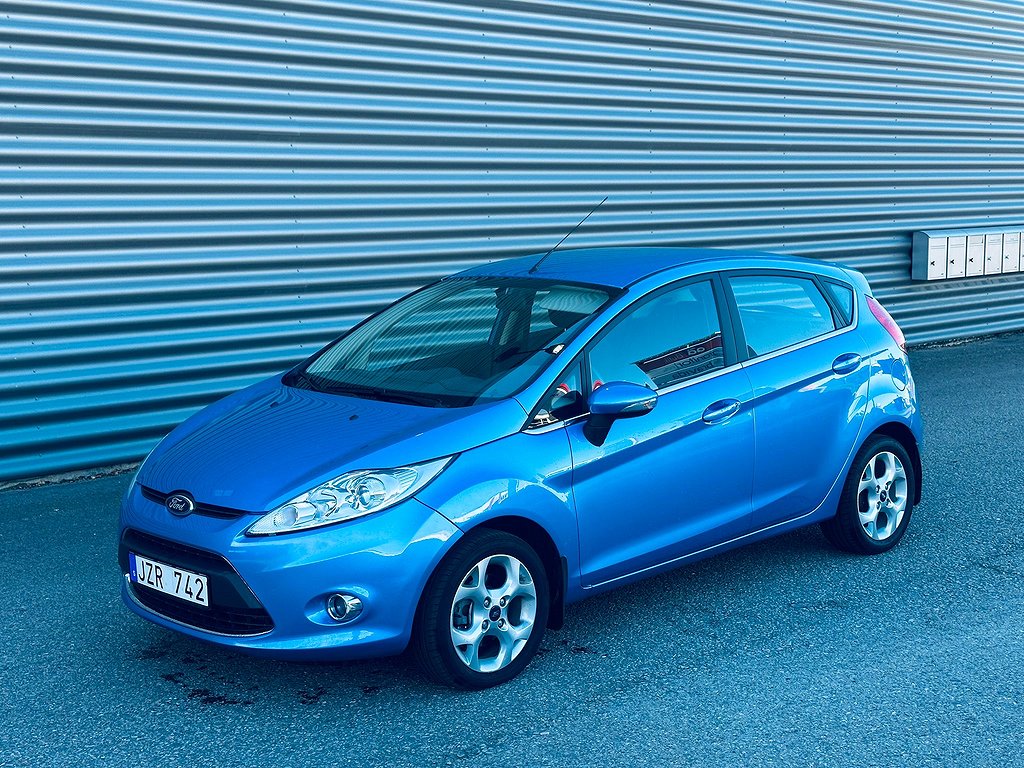 Ford Fiesta 5-dörrar 1.25 Titanium 2300 mil, 1 Brukare