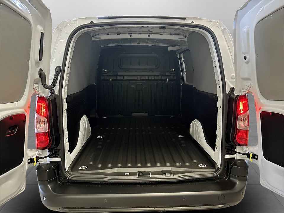 Bild på Opel Combo 130hk Aut L2 - EDITION! VÄRMARE & DRAGKROK