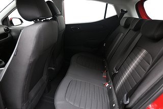 Halvkombi Hyundai i10 5 av 12