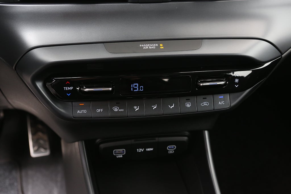 Hyundai Bayon Essential 1.2 MPi | Manuell | Moms |