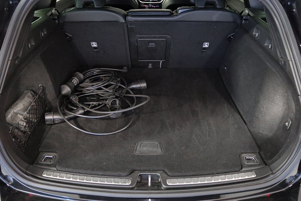 Volvo V60 Recharge T6 AWD R-Design B&W Panorama HuD Drag