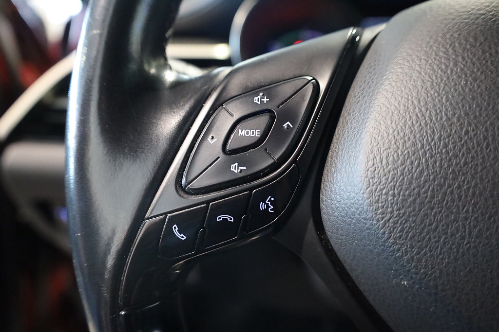 Toyota C-HR Hybrid CVT X-Edition Kamera M-Värme JBL Läder Rattvärme 2018