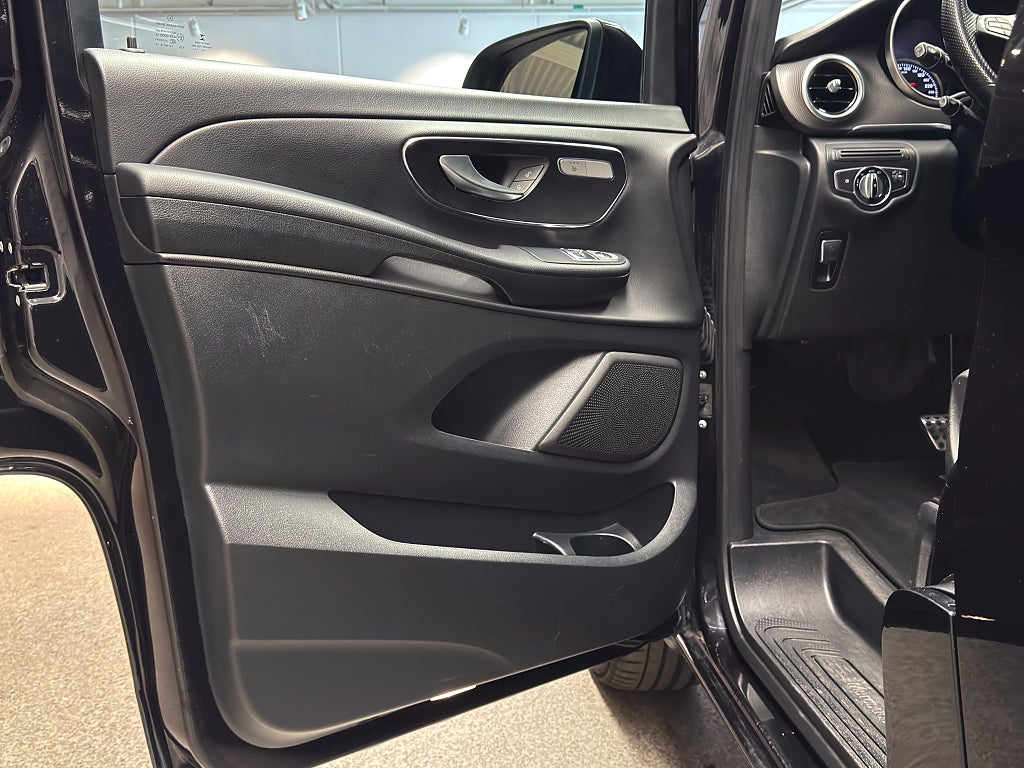 Mercedes-Benz V 250d 190hk Extra lång | 8-sitsig | El.dörrar
