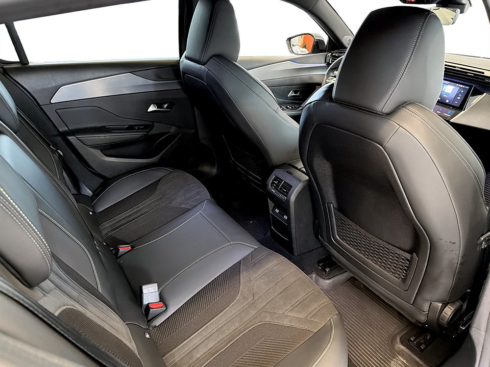 Bild på Peugeot E-308 5D GT 54kWh 156hk Aut B-KAMERA CARPLAY
