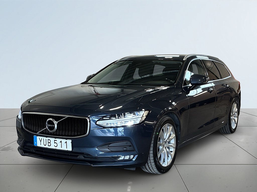 Volvo V90 D4 AWD Aut Momentum Drag Kamera Värmare Cockpit S&Vhjul