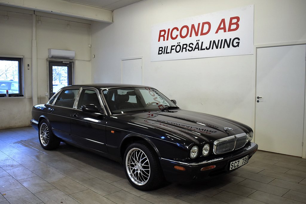 Jaguar XJ SOVEREIGN 4.0 V8 284 HK SKINN AC