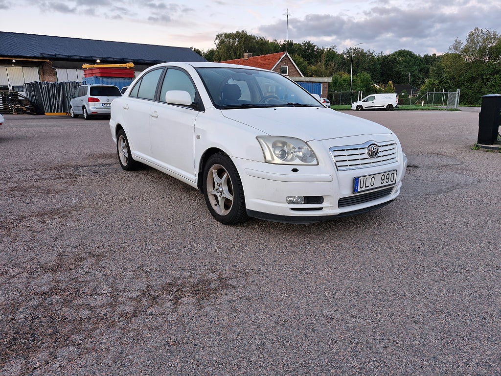 Toyota Avensis  2.0 D-4 VVT-i NY SERVAD NY BES...