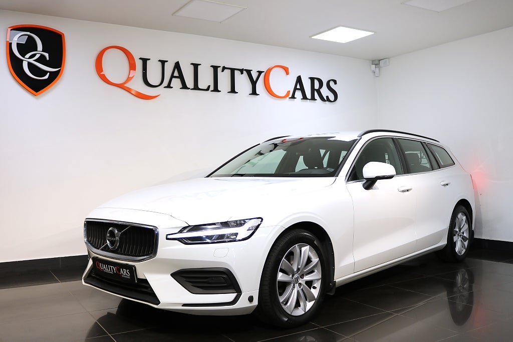 Volvo V60 B4 Momentum D-Värmare / Dragkrok/ Carplay /B-kamera/GPS