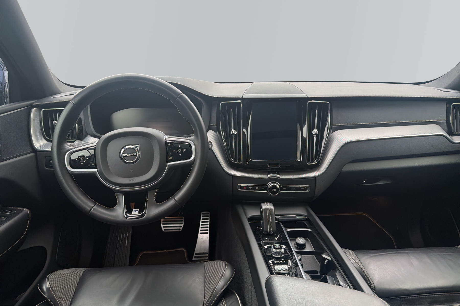 Volvo XC60 B5 AWD Geartronic R-Design Panorama Navi HUD 360 Drag 2020 - miniatyr 31