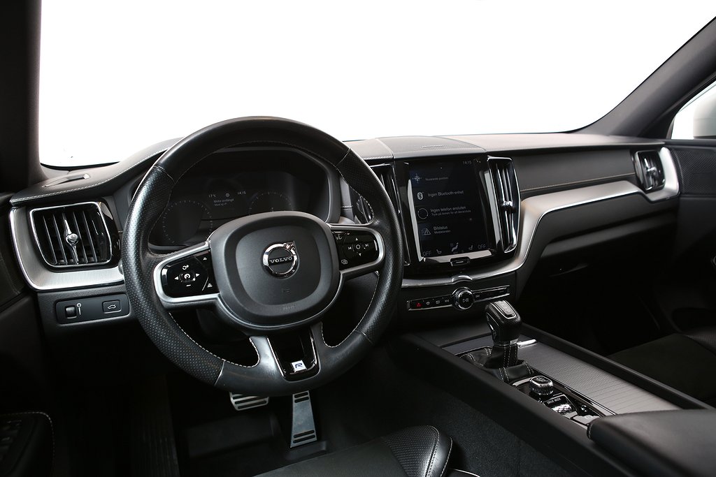 Volvo XC60 T5 250hk R-Design AWD Aut Pano HuD 360° H/K Drag 2019